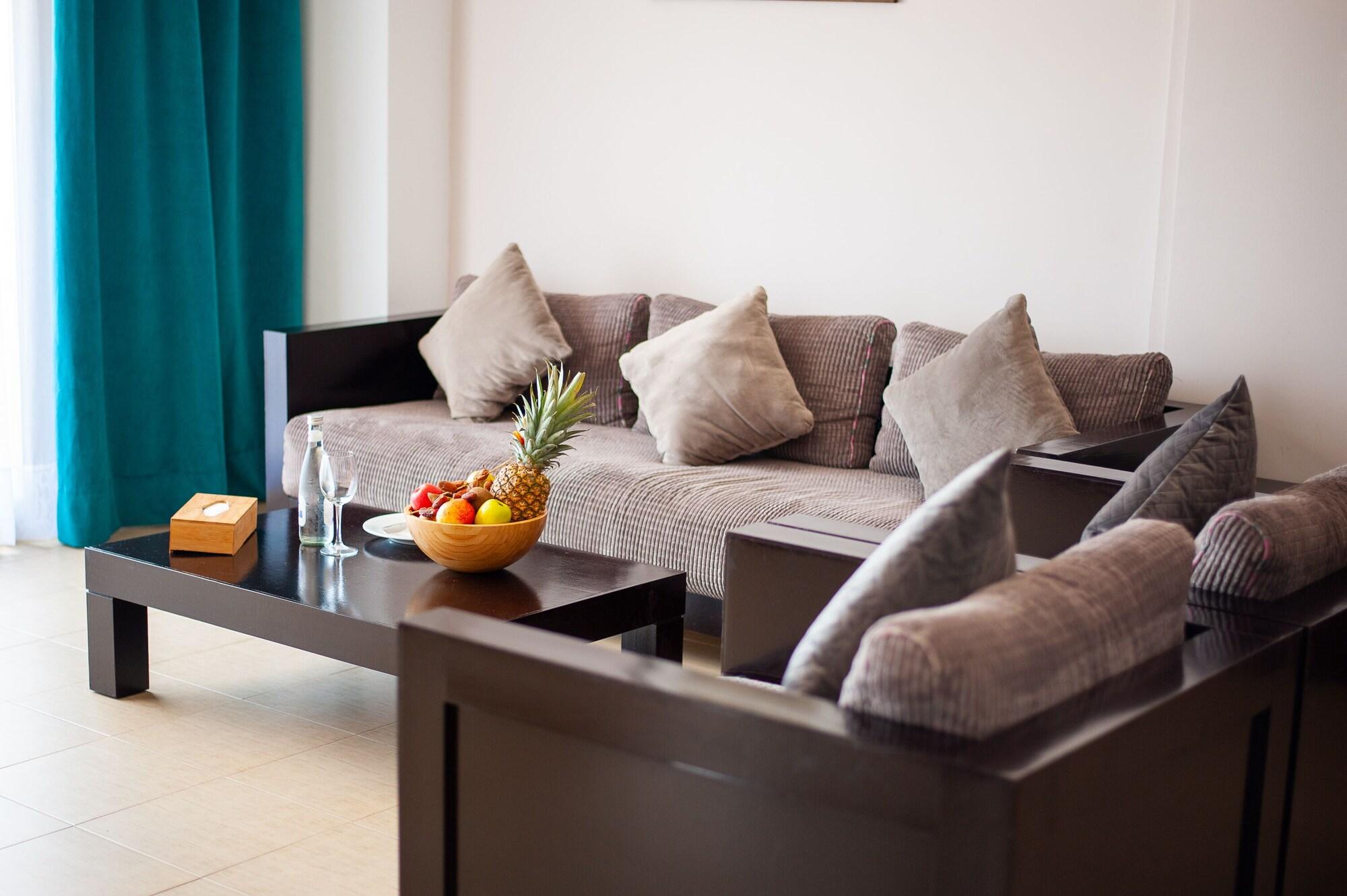 Готель Barcelo Tanger Екстер'єр фото A living room