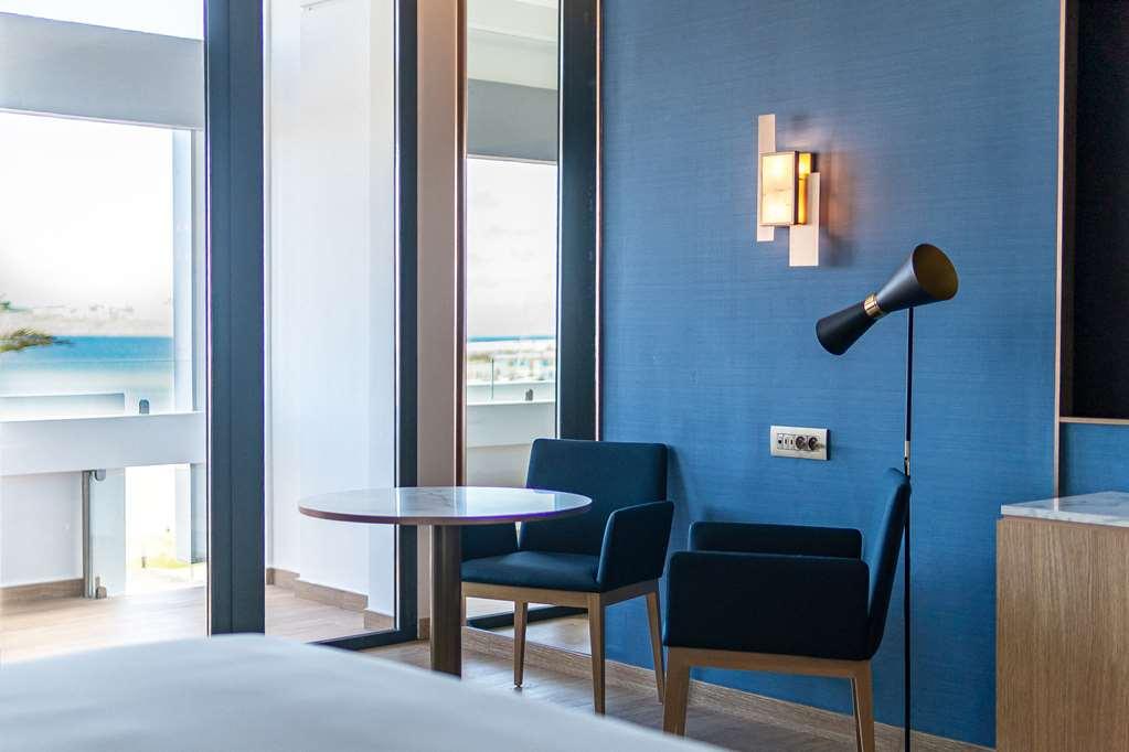Готель Barcelo Tanger Номер фото A room at the hotel