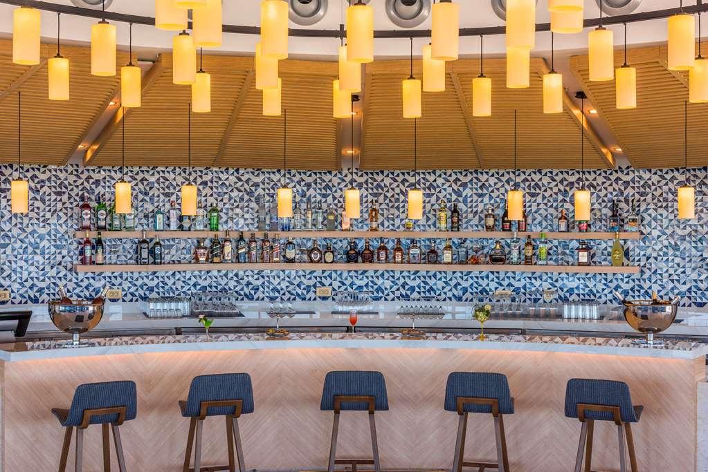 Готель Barcelo Tanger Ресторан фото The bar at the lounge