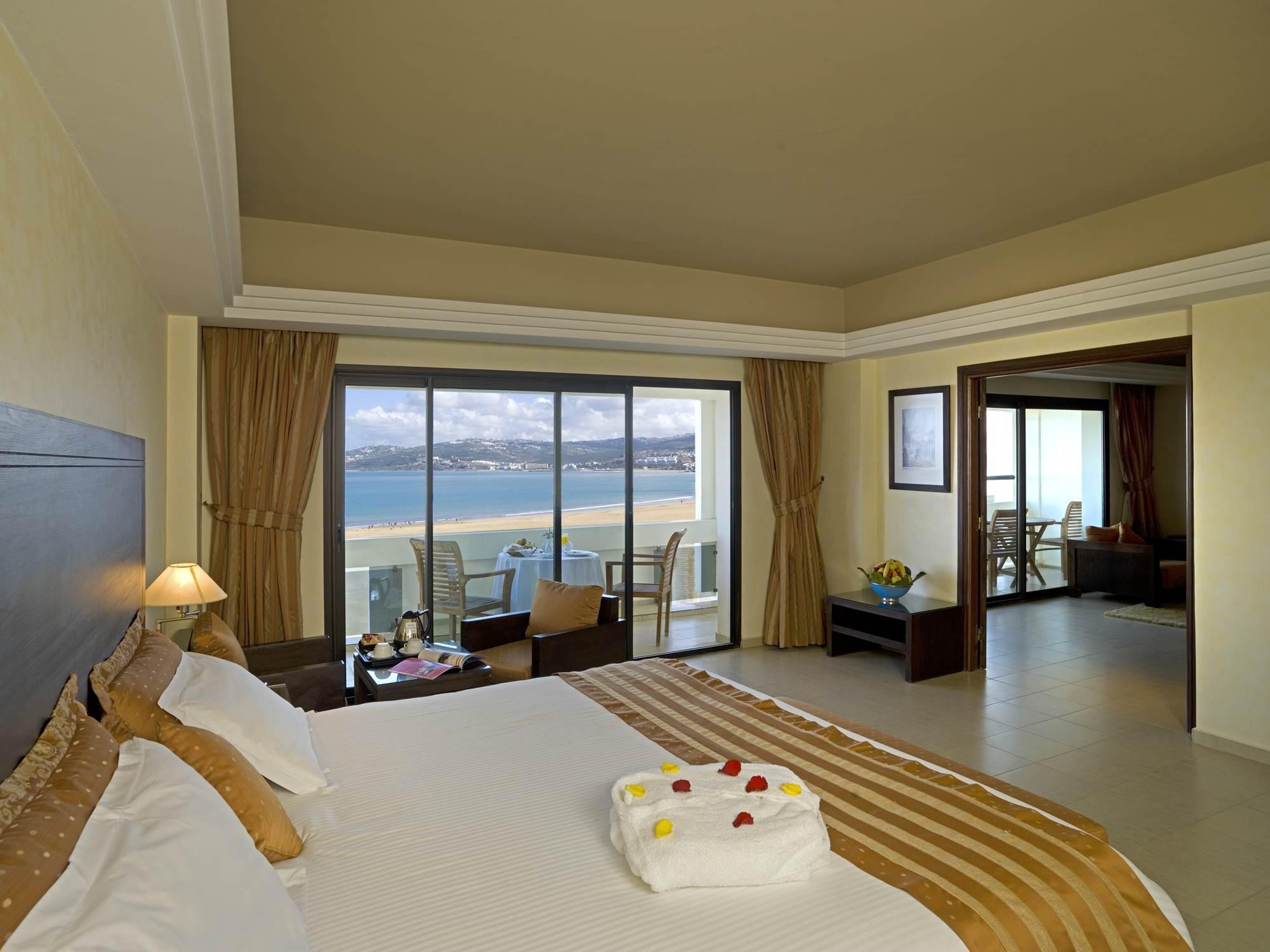 Готель Barcelo Tanger Екстер'єр фото A bedroom in a hotel
